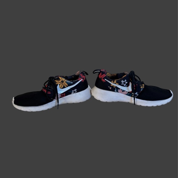 Nike Roshe Run Print 'Aloha' Black Floral Sneakers with White Accents - Picture 4 of 10